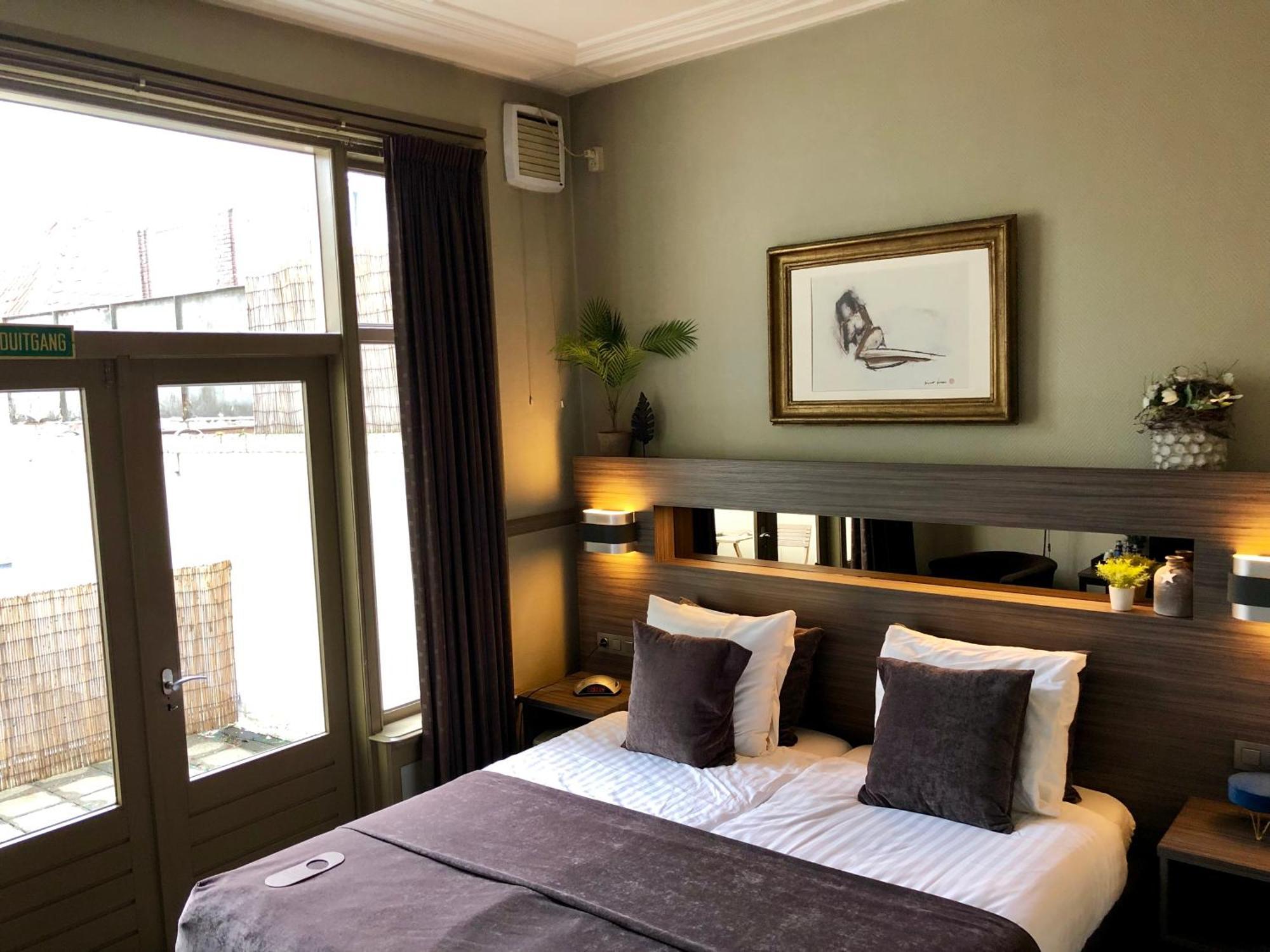 Grand Cafe Hotel De Bourgondier Bergen op Zoom Eksteriør bilde