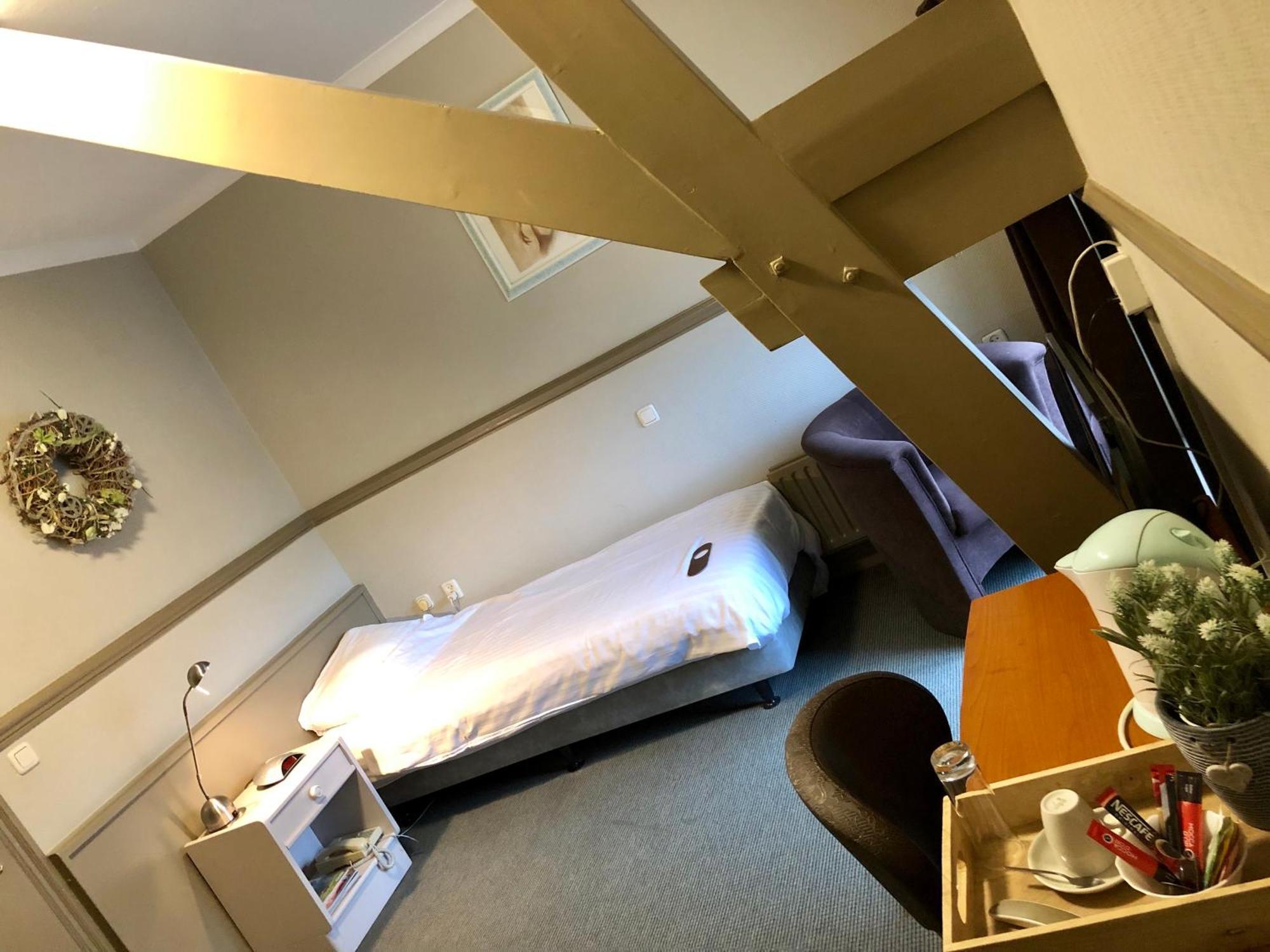 Grand Cafe Hotel De Bourgondier Bergen op Zoom Eksteriør bilde