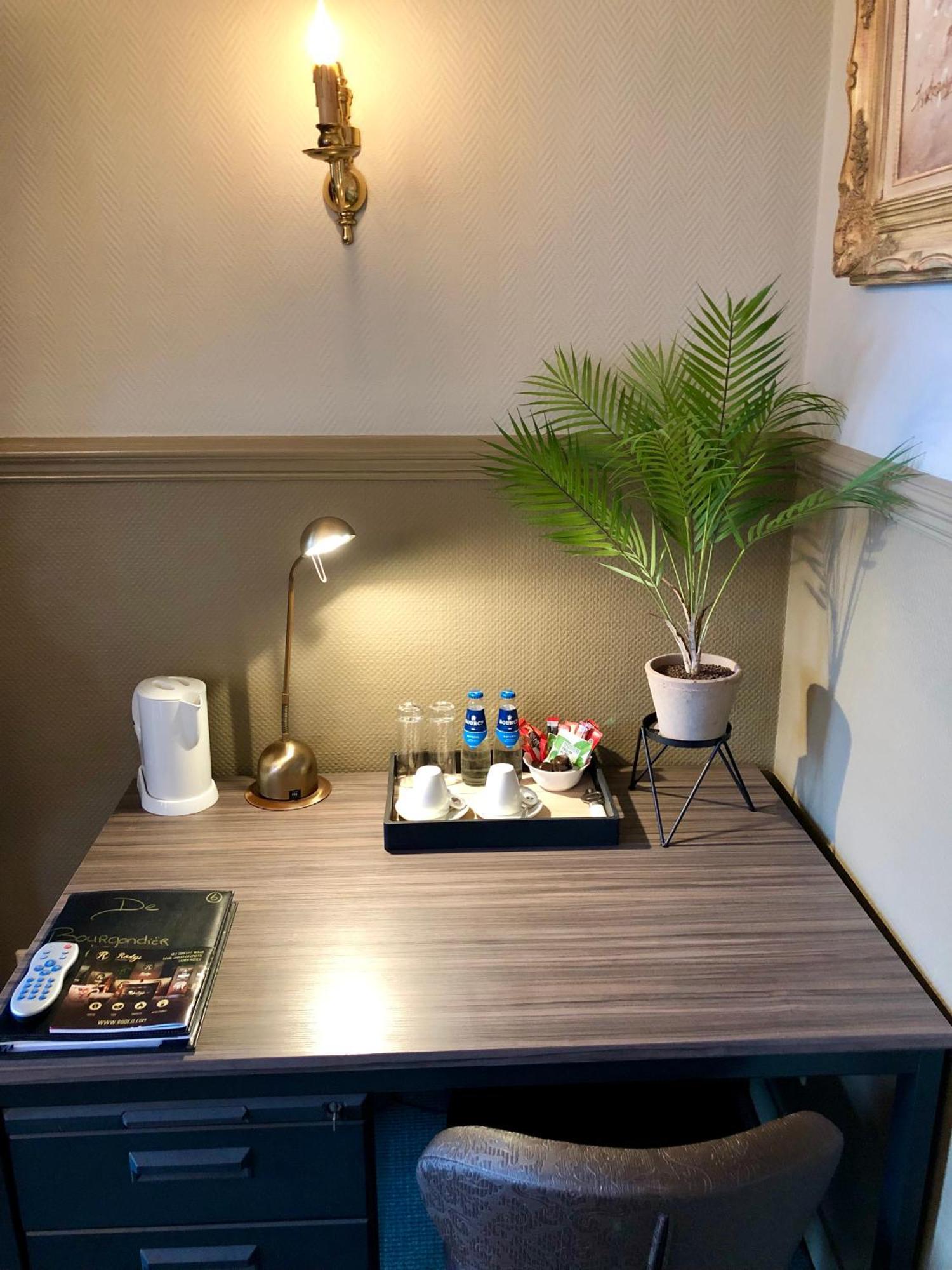 Grand Cafe Hotel De Bourgondier Bergen op Zoom Eksteriør bilde