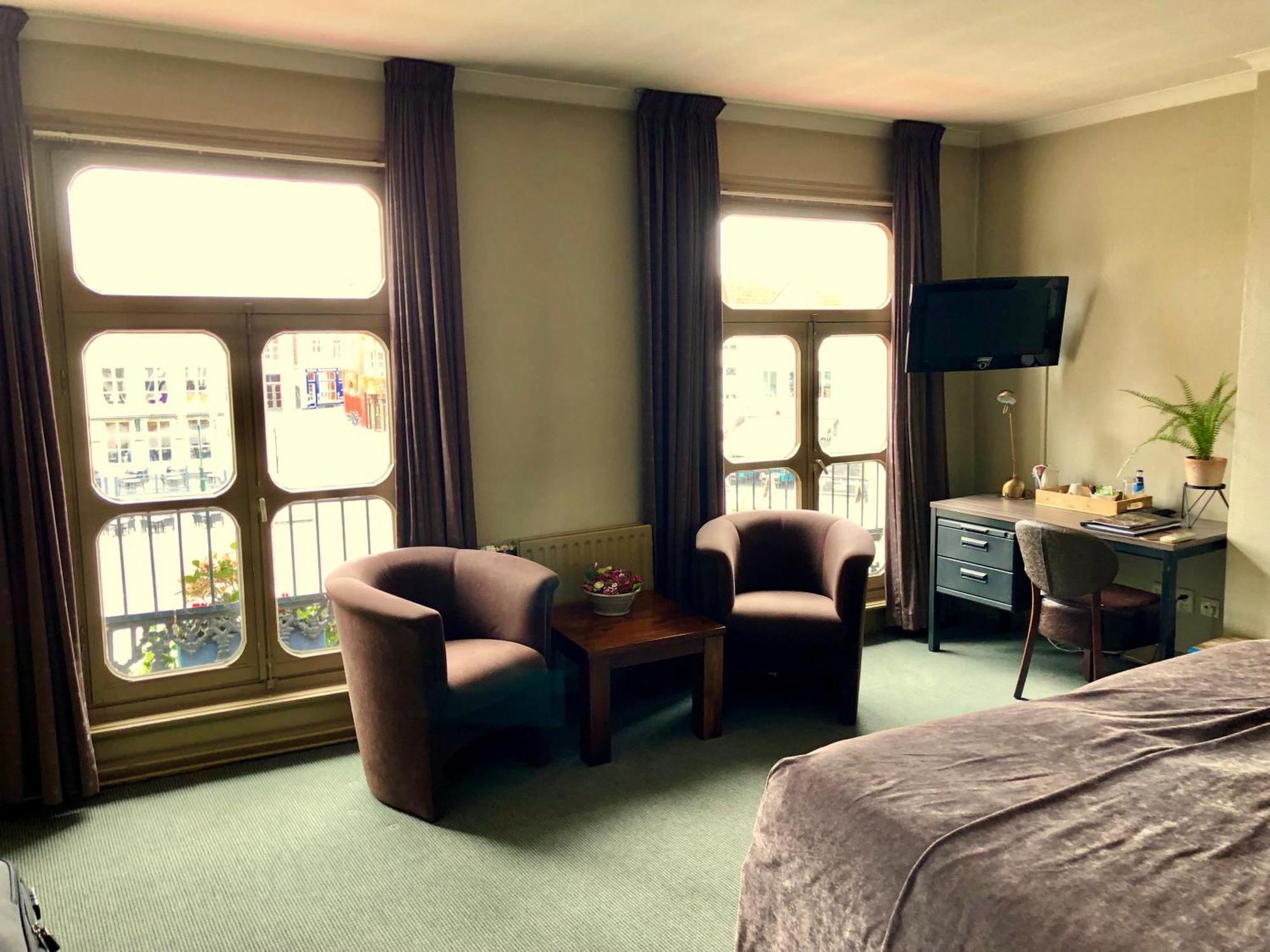 Grand Cafe Hotel De Bourgondier Bergen op Zoom Eksteriør bilde