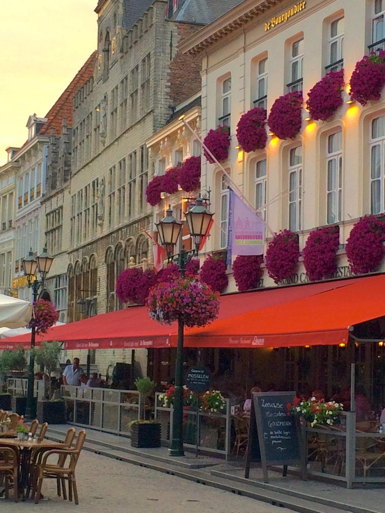 Grand Cafe Hotel De Bourgondier Bergen op Zoom Eksteriør bilde